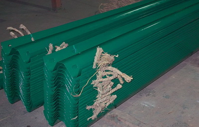 护栏板（镀锌喷塑）